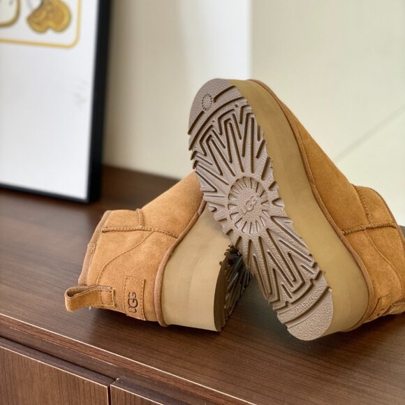 UGG Women's Classic Ultra Platform Chestnut - Picture 9 of 9